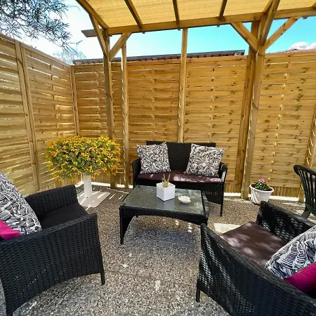 Будинок відпочинку House *